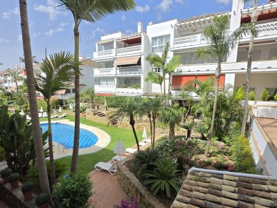 Apartamento en Las Cañas Beach, Marbella
