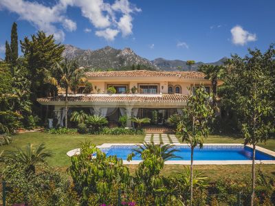 Villa in Xarblanca, Marbella