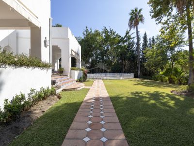 Villa in El Paraiso, Estepona