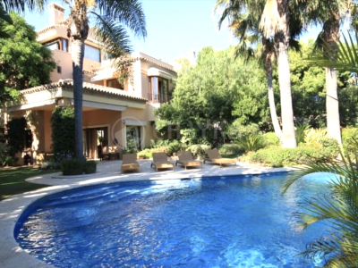 Villa in Altos de Puente Romano, Marbella