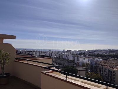 Penthouse in Avda de Andalucia - Sierra de Estepona, Estepona