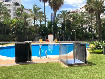 Apartamento en Las Gaviotas, Marbella