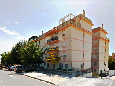 Apartamento Planta Baja en Avda de Andalucia - Sierra de Estepona, Estepona