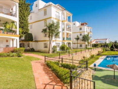 Apartment in Atalaya, Estepona