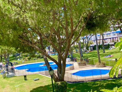 Apartamento Planta Baja en Playas del Duque, Marbella