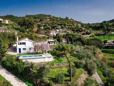 Finca in Altos de Estepona, Estepona