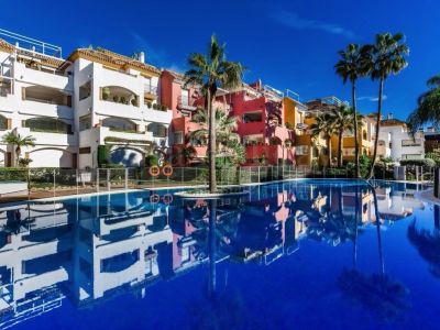 Duplex in Marbella Golden Mile, Marbella