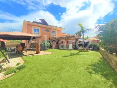 Chalet in Forest Hills, Estepona