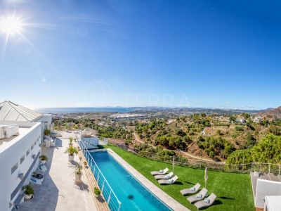 Villa in Altos de Estepona, Estepona
