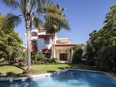 Villa in Altos de Puente Romano, Marbella