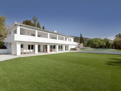 Villa in Cascada de Camojan, Marbella