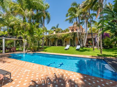 Villa in Altos del Rodeo, Marbella