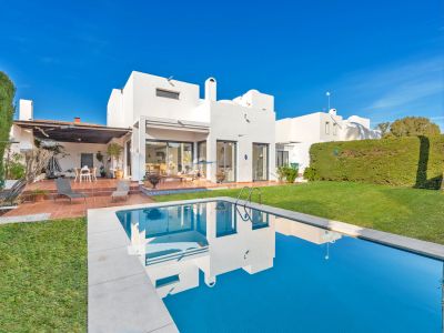 Villa in Altos del Rodeo, Marbella