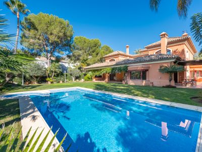 Villa in Altos Reales, Marbella