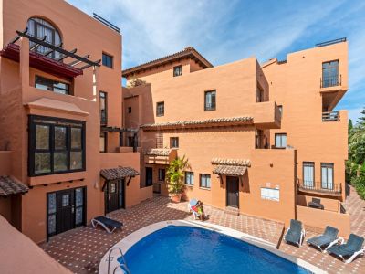 Apartment in El Paraiso, Estepona