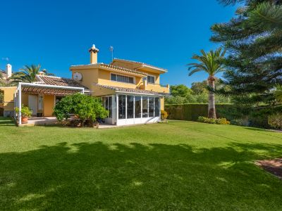 Villa in Cerrado de Elviria, Marbella