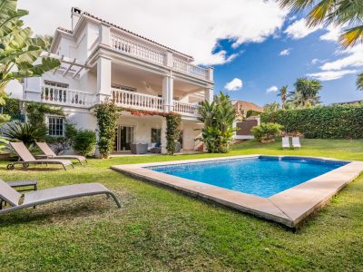 Villa in Parcelas del Golf, Marbella