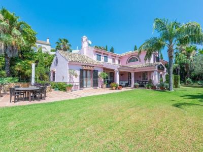 Villa in Los Almendros, Benahavis