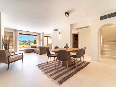 Duplex Penthouse in La Cartuja del Golf, Estepona