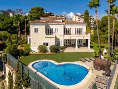 Villa in Nueva Atalaya, Estepona