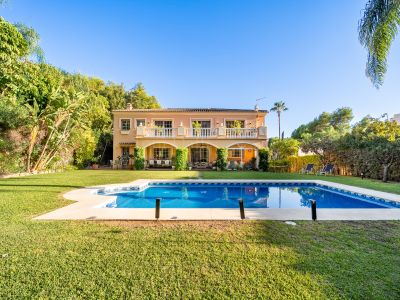 Villa in Atalaya de Rio Verde, Marbella