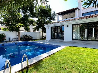 Villa in Altos del Rodeo, Marbella