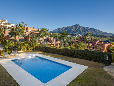 Ground Floor Apartment in Alminar de Marbella, Marbella