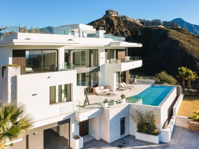 Villa in Lomas de La Quinta, Benahavis