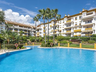 Duplex Penthouse in Los Pinos de Nagüeles, Marbella