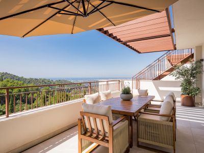 Duplex Penthouse in Almazara Hills, Istan