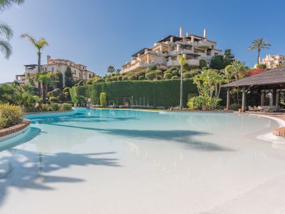 Duplex Penthouse in Los Capanes del Golf, Benahavis