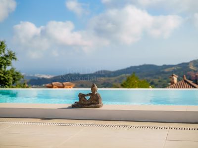 Villa in La Mairena, Marbella