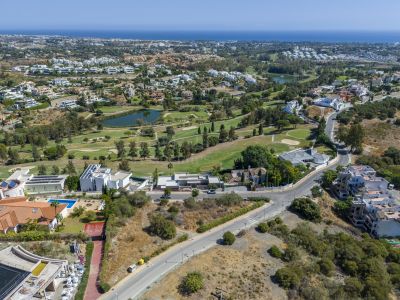 Plot in La Alqueria, Benahavis