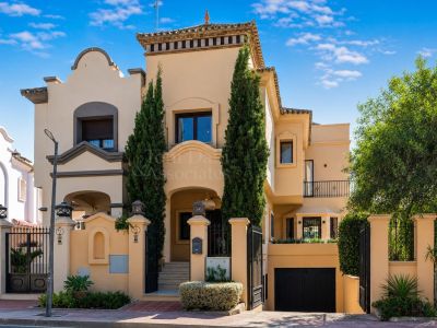 Villa in La Alzambra, Marbella
