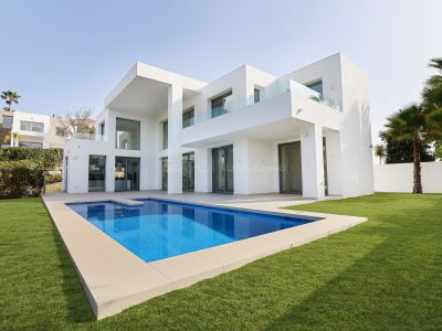 Villa in Puerto del Capitan, Benahavis