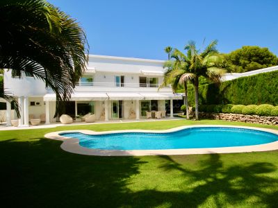 Villa in Altos Reales, Marbella
