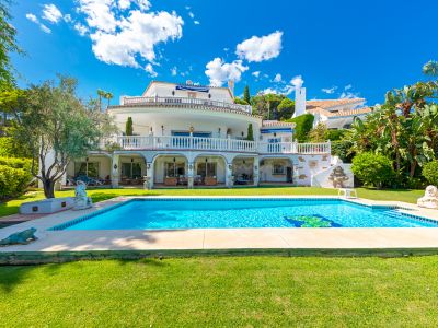 Villa in El Paraiso, Estepona