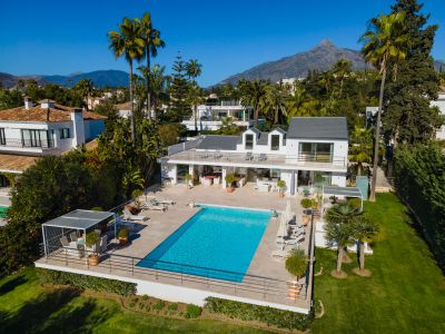 Villa in Parcelas del Golf, Marbella