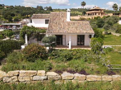 Villa in Guadalobon, Estepona