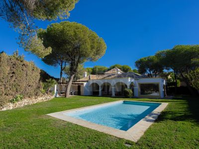 Villa in El Paraiso, Estepona
