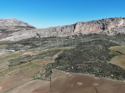 Cortijo en Villanueva de la Concepción