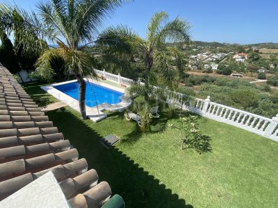 Finca en El Velerin, Estepona
