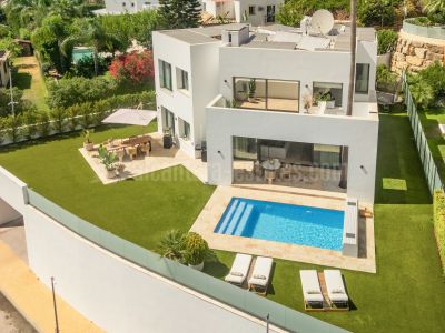 Villa en Atalaya Fairways, Benahavis