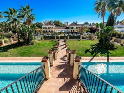 Semi Detached Villa in Marbella Golden Mile, Marbella