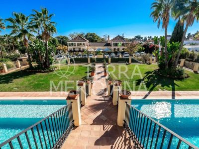 Semi Detached Villa in Marbella Golden Mile, Marbella