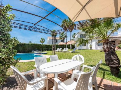 Villa in New Golden Mile, Estepona