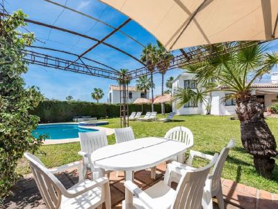 Villa in New Golden Mile, Estepona