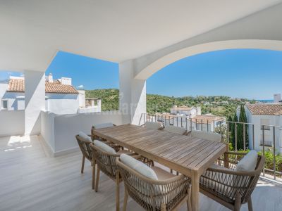 Apartment in Altos de La Quinta, Benahavis