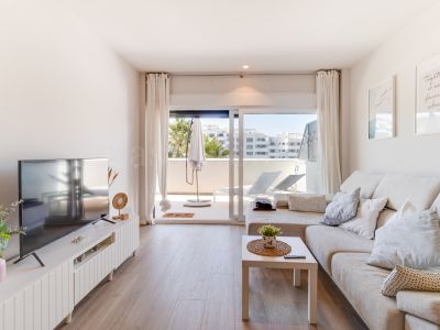 Flat in Avda de Andalucia - Sierra de Estepona, Estepona