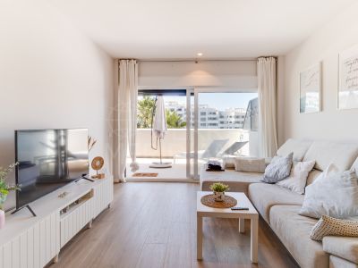 Flat in Avda de Andalucia - Sierra de Estepona, Estepona